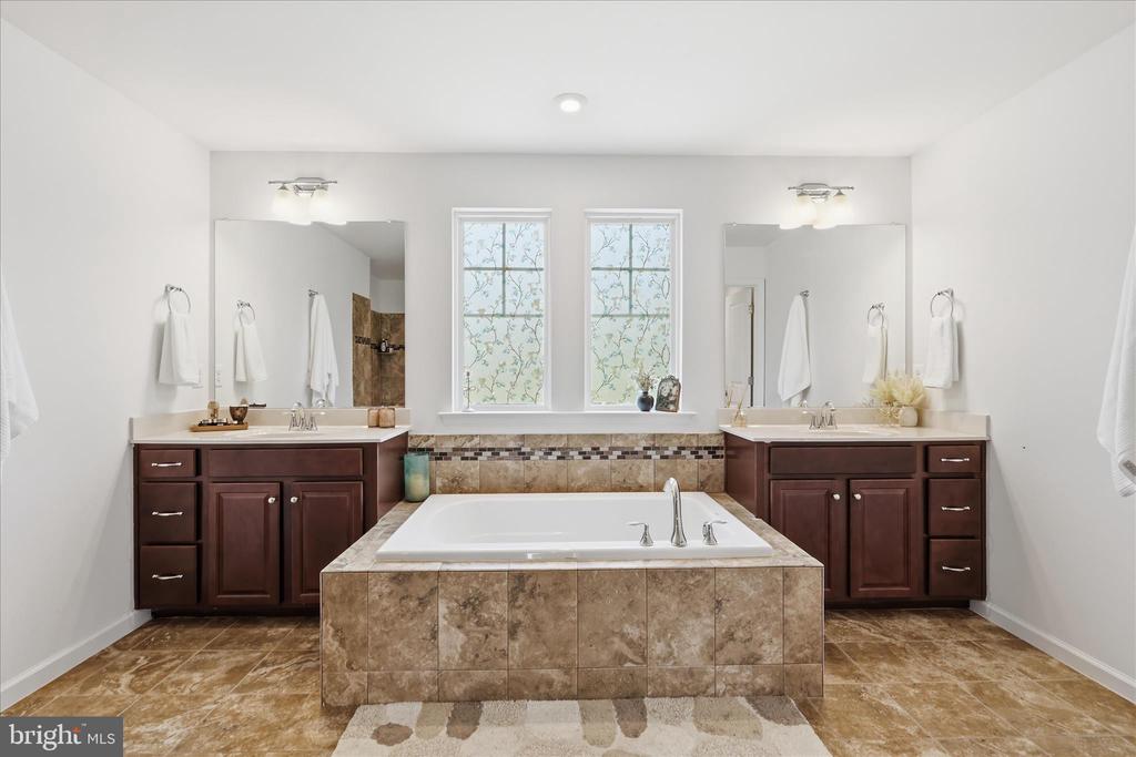 462 CRAB APPLE DRIVE