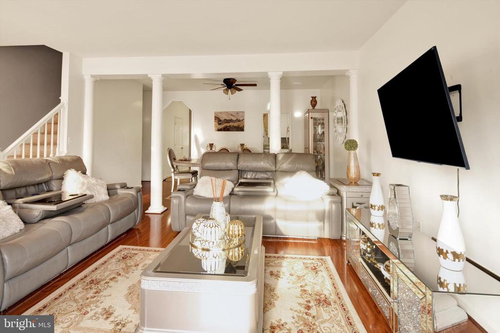 52 TOWNES PLACE