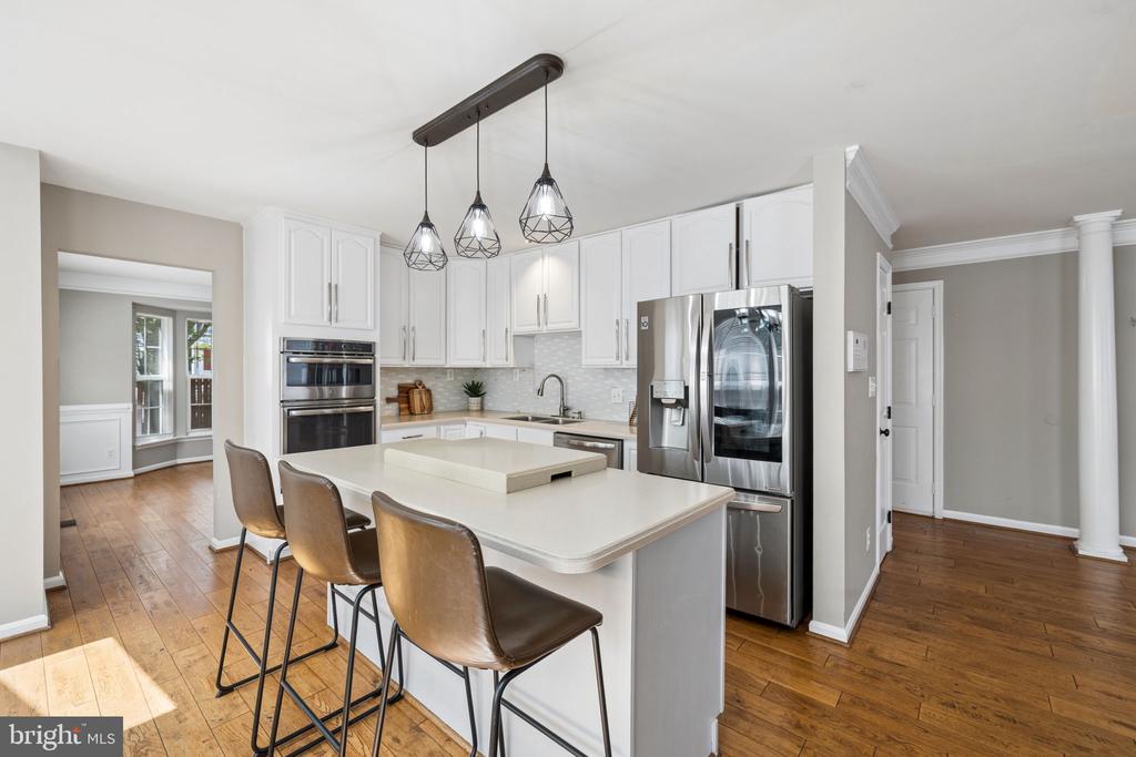 2 STONERIDGE COURT