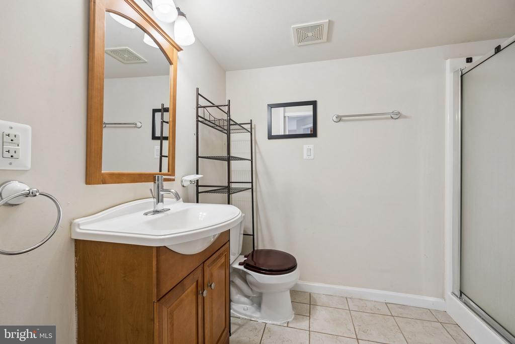 2 STONERIDGE COURT