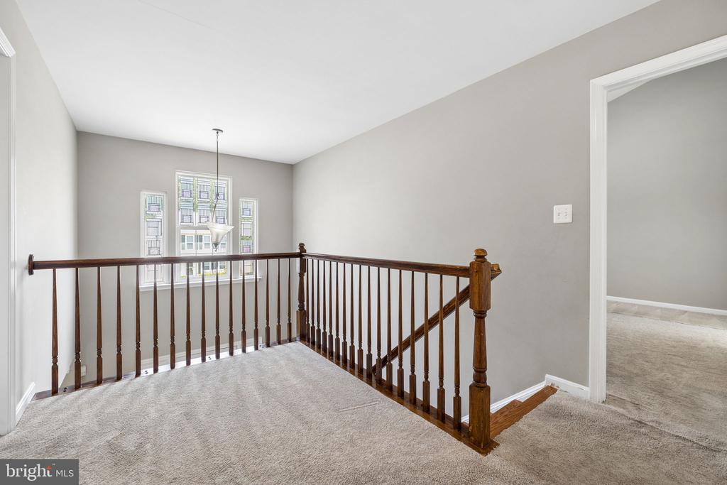 2 STONERIDGE COURT