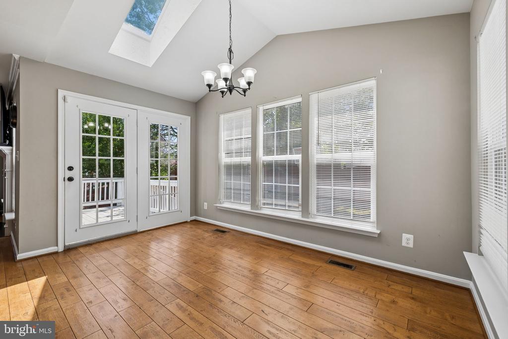 2 STONERIDGE COURT