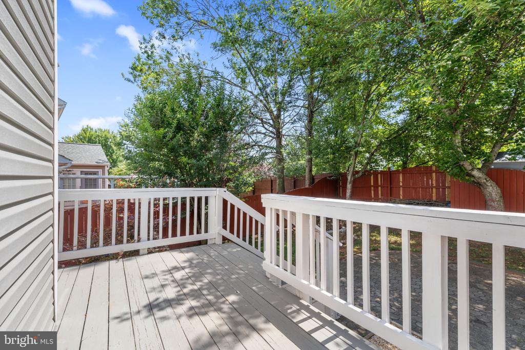 2 STONERIDGE COURT