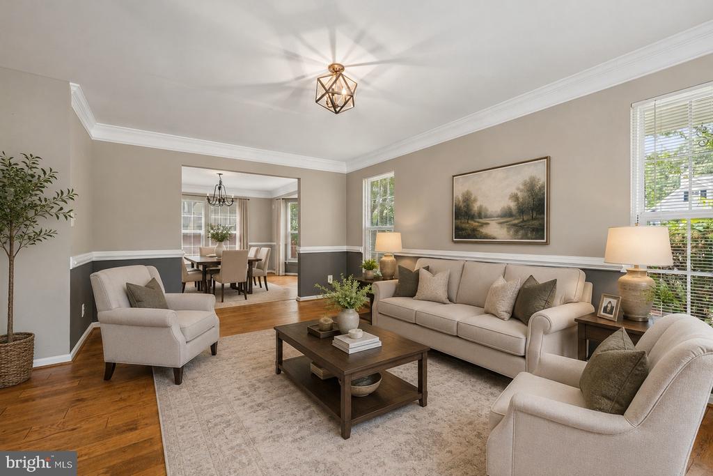 2 STONERIDGE COURT