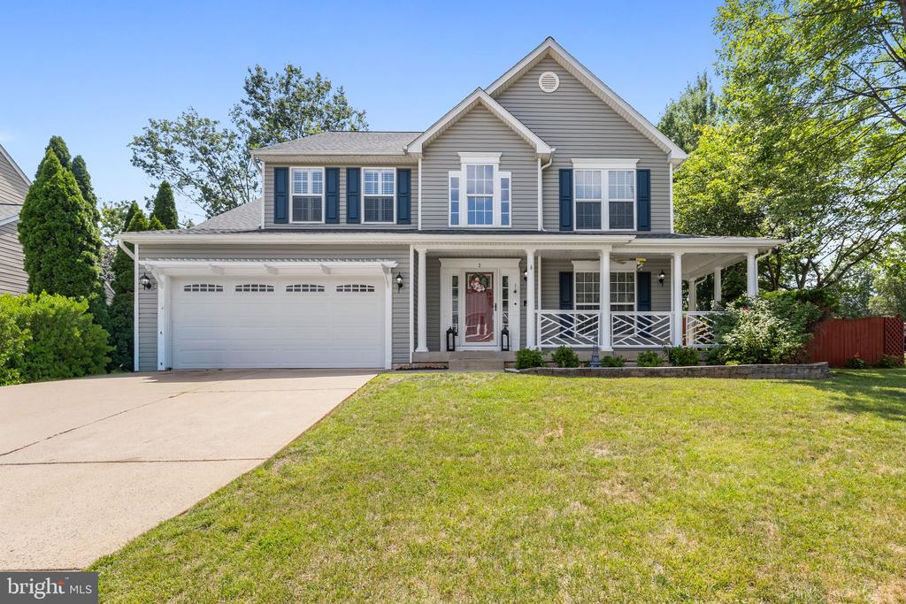 2 STONERIDGE COURT