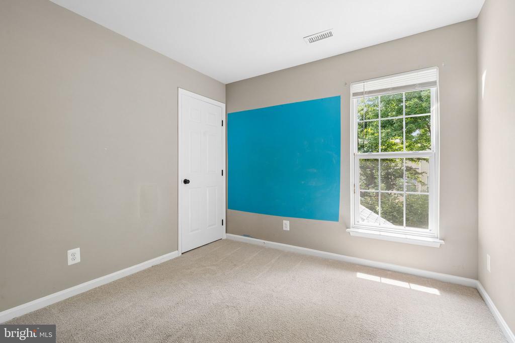 2 STONERIDGE COURT