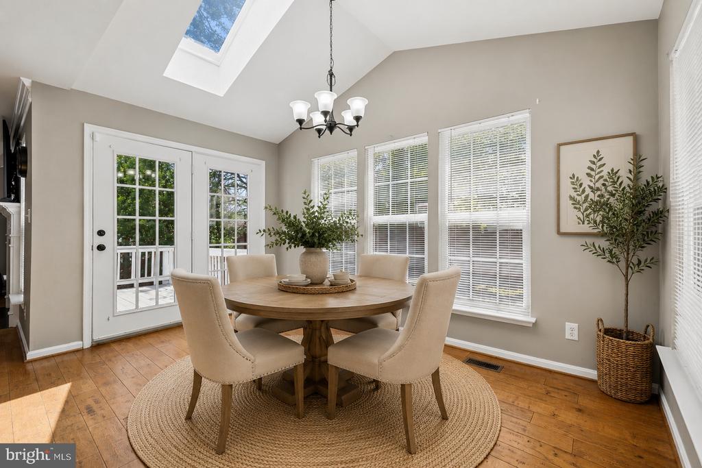 2 STONERIDGE COURT