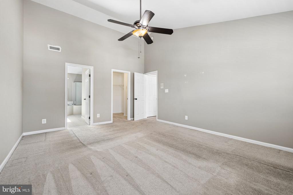 2 STONERIDGE COURT