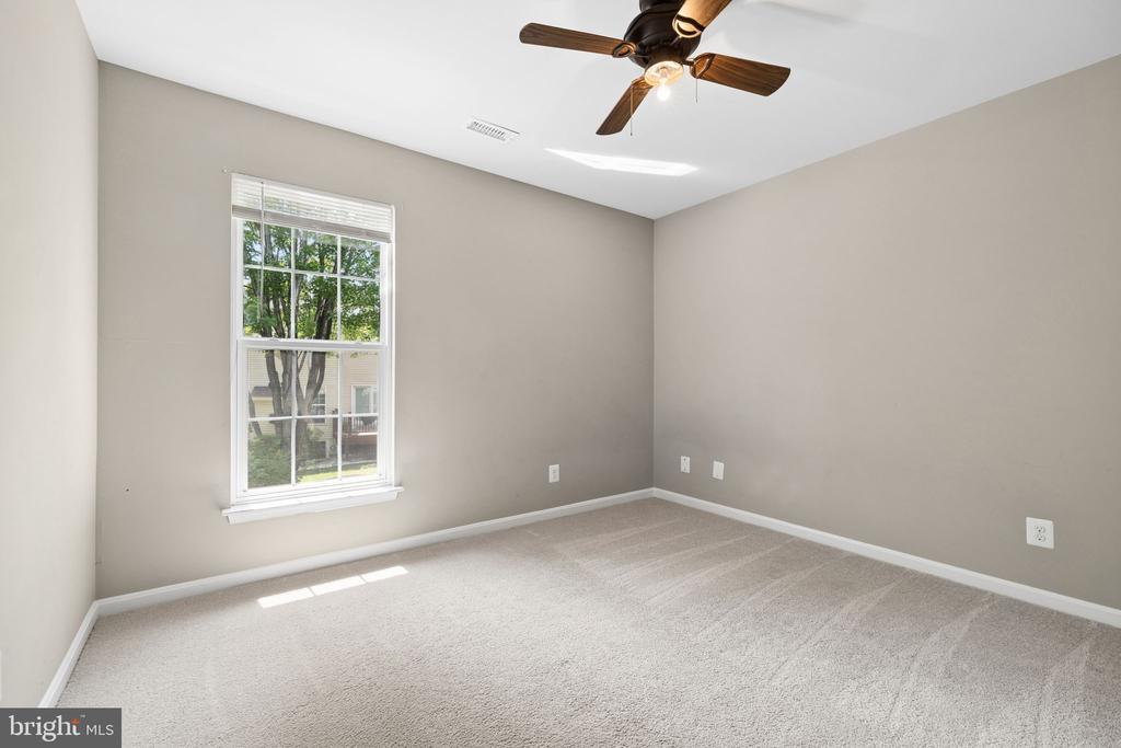 2 STONERIDGE COURT