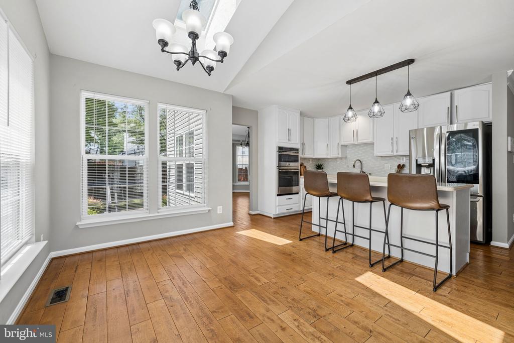 2 STONERIDGE COURT