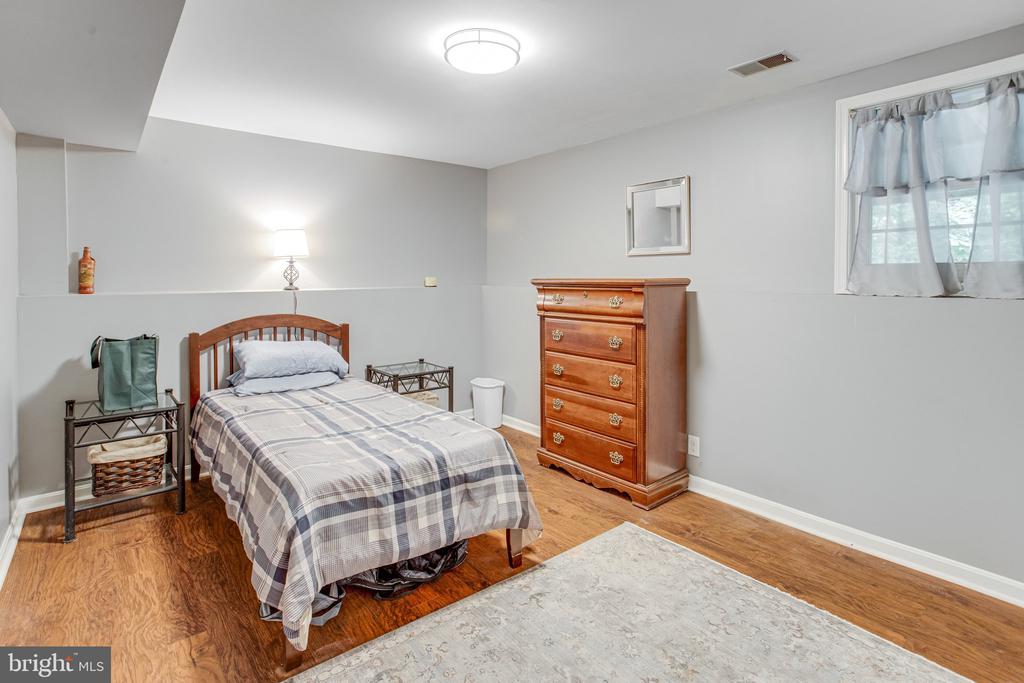 11 PINECREST COURT