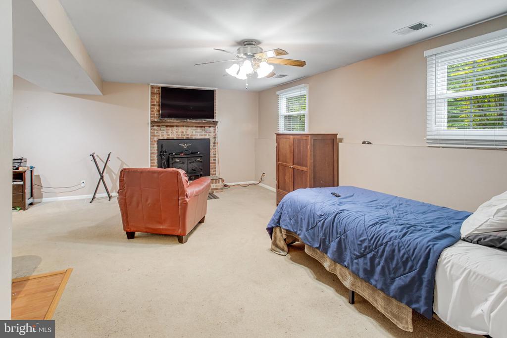 11 PINECREST COURT