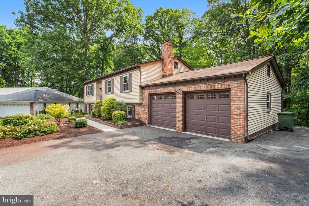 11 PINECREST COURT
