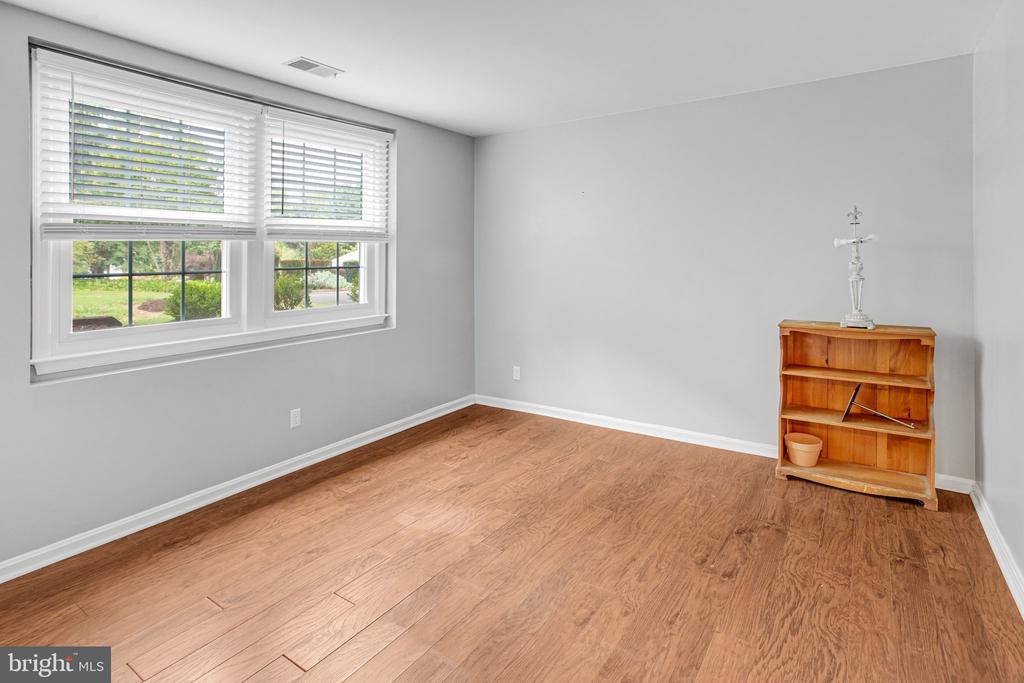 11 PINECREST COURT