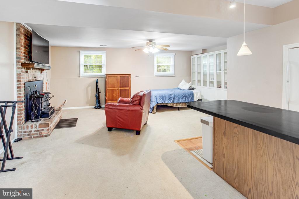 11 PINECREST COURT