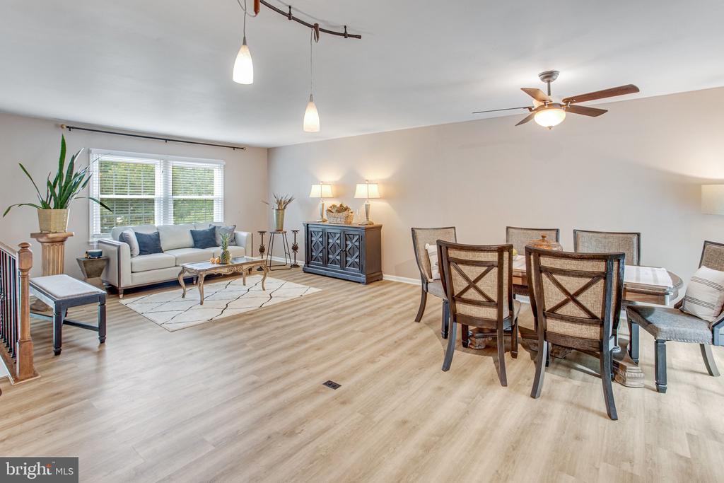 11 PINECREST COURT