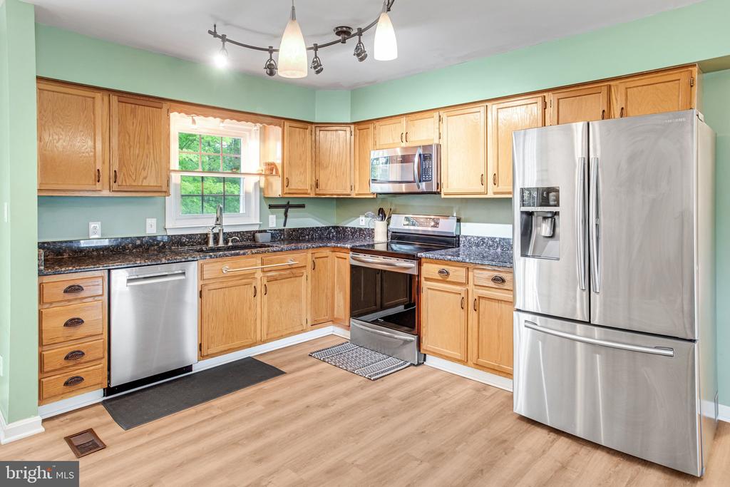 11 PINECREST COURT