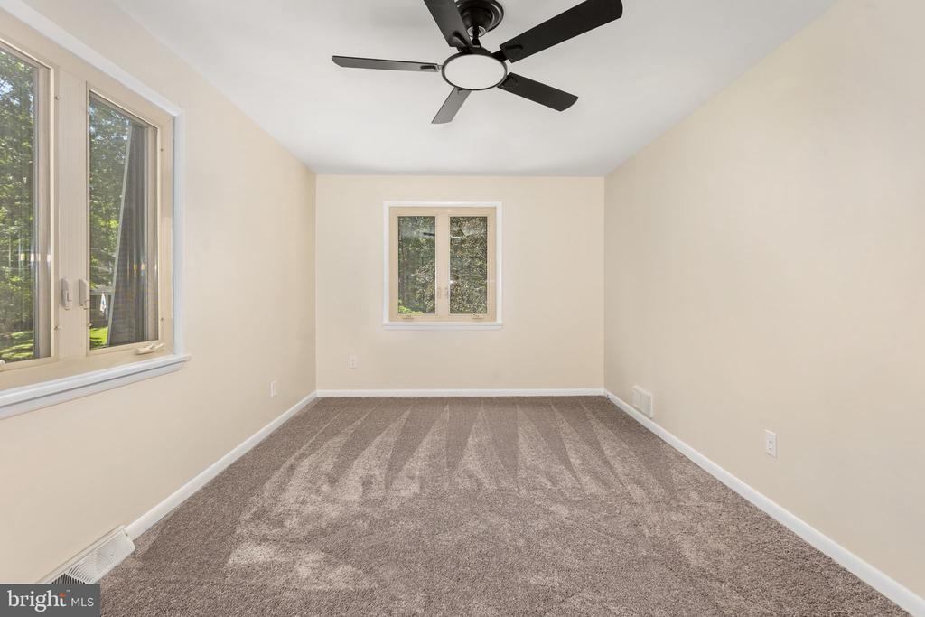 1002 ISABELLA DRIVE