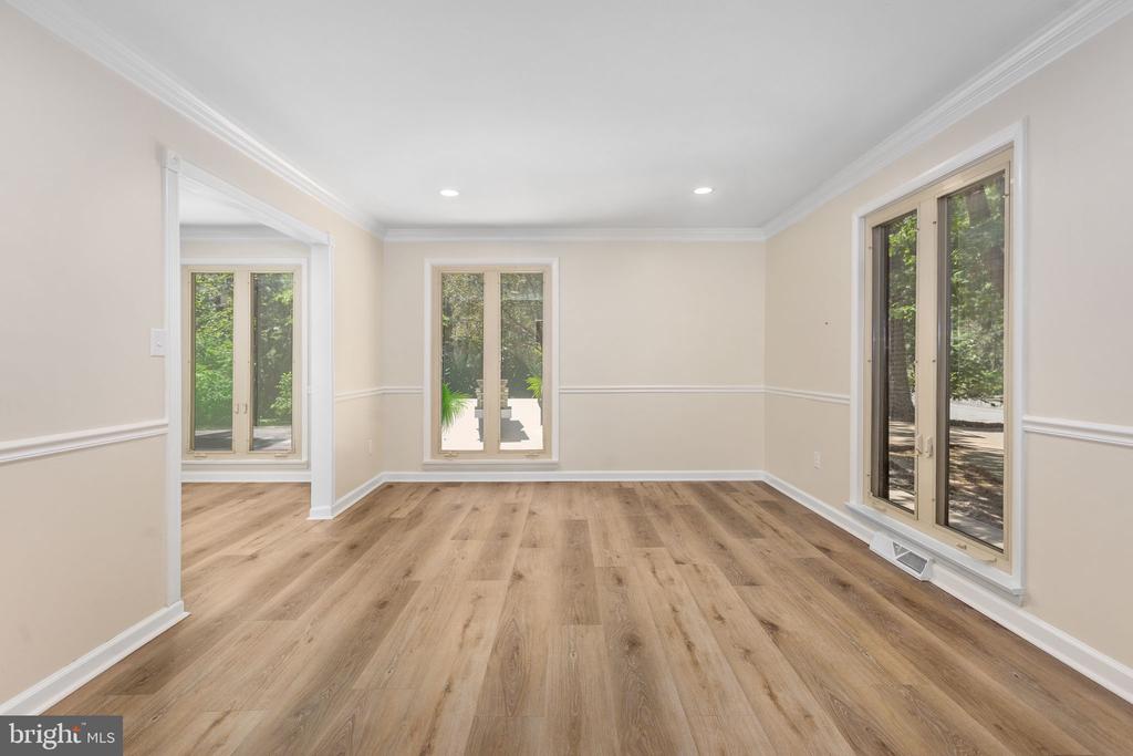 1002 ISABELLA DRIVE