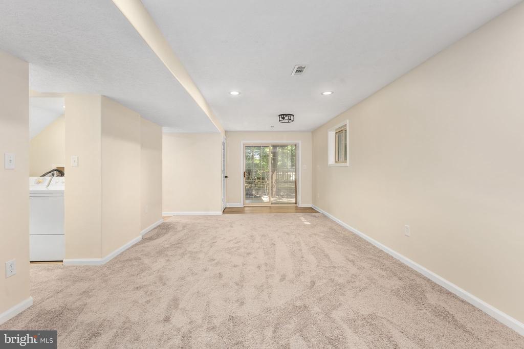 1002 ISABELLA DRIVE