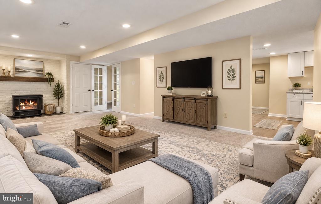 1002 ISABELLA DRIVE