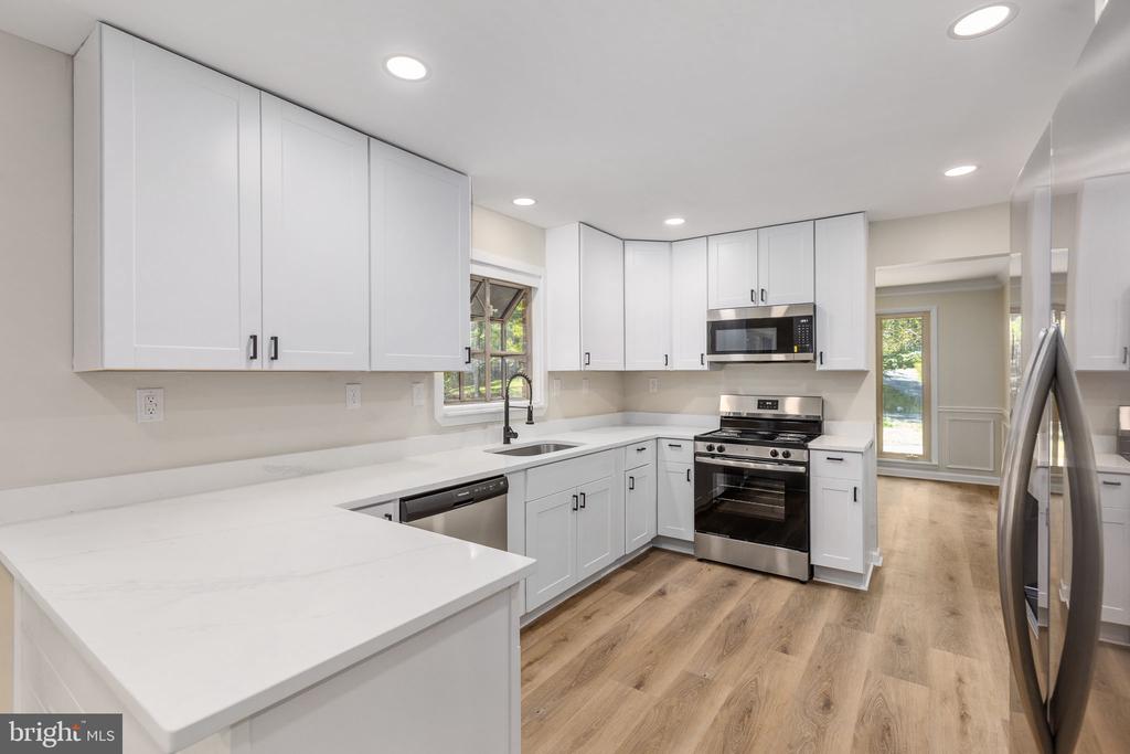 1002 ISABELLA DRIVE