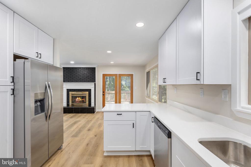 1002 ISABELLA DRIVE