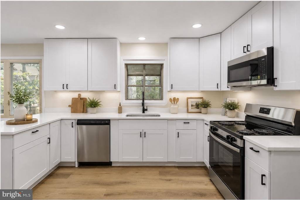 1002 ISABELLA DRIVE