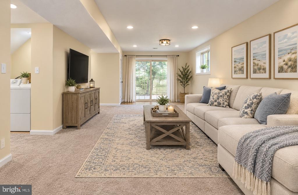 1002 ISABELLA DRIVE