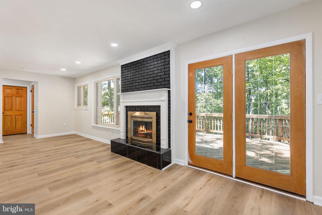 1002 ISABELLA DRIVE