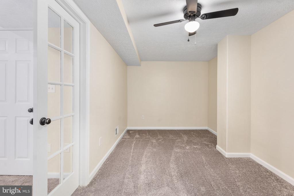 1002 ISABELLA DRIVE