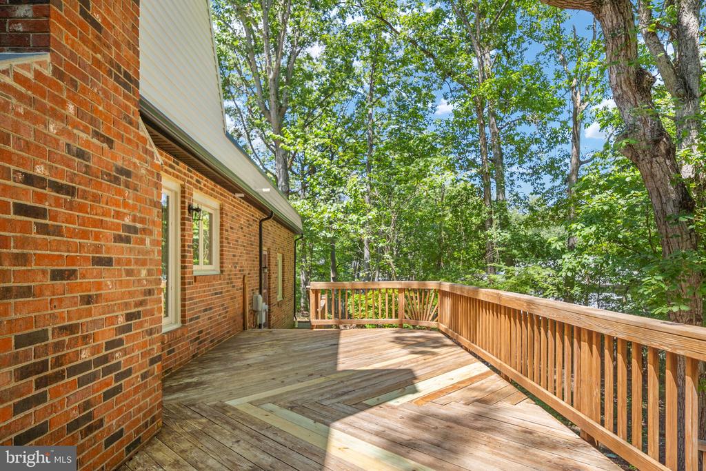 1002 ISABELLA DRIVE