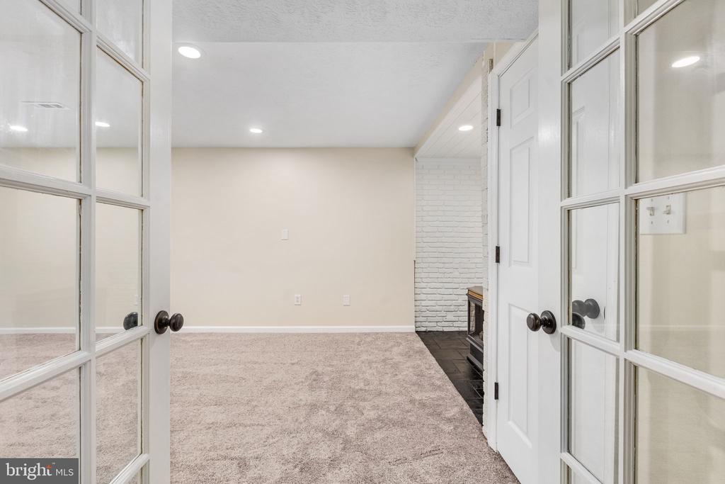 1002 ISABELLA DRIVE
