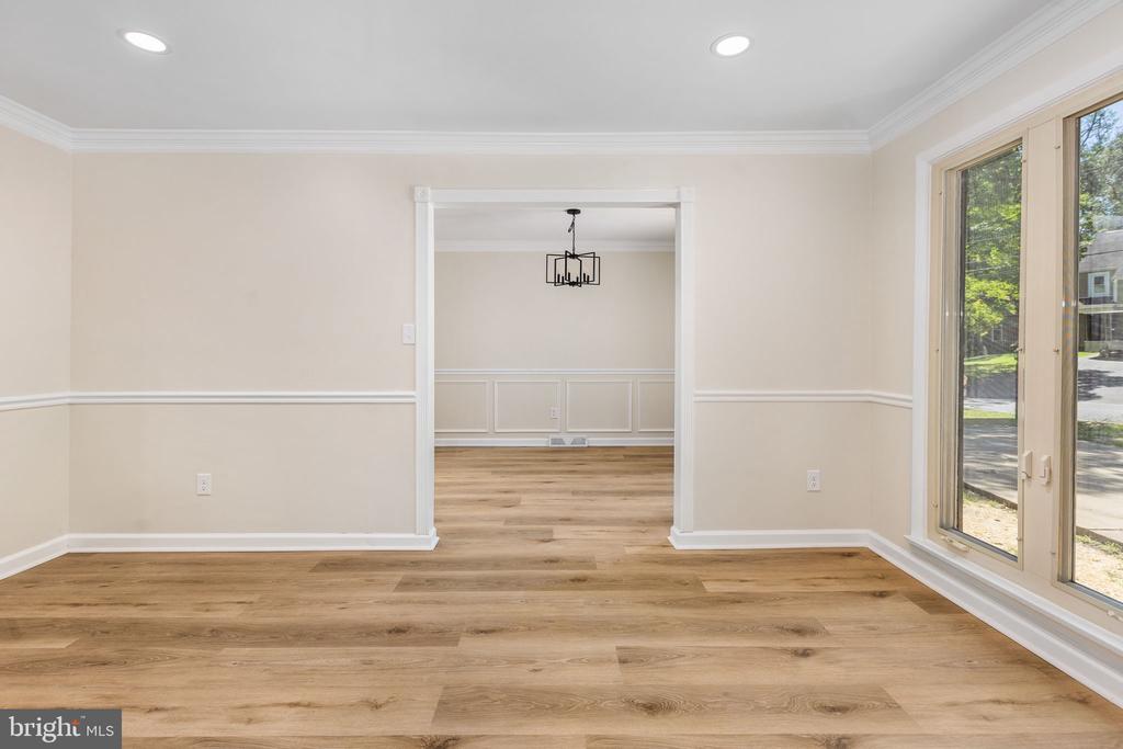1002 ISABELLA DRIVE