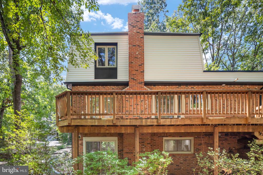 1002 ISABELLA DRIVE