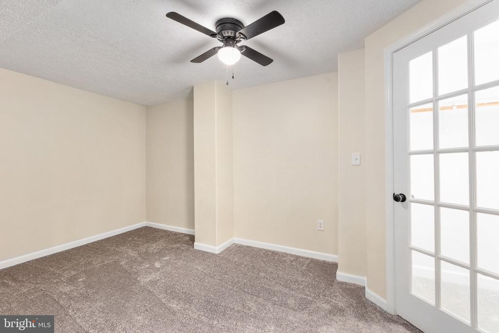 1002 ISABELLA DRIVE