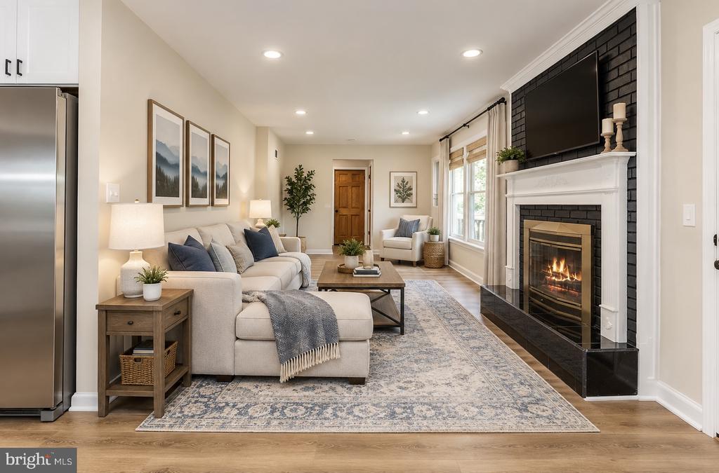 1002 ISABELLA DRIVE