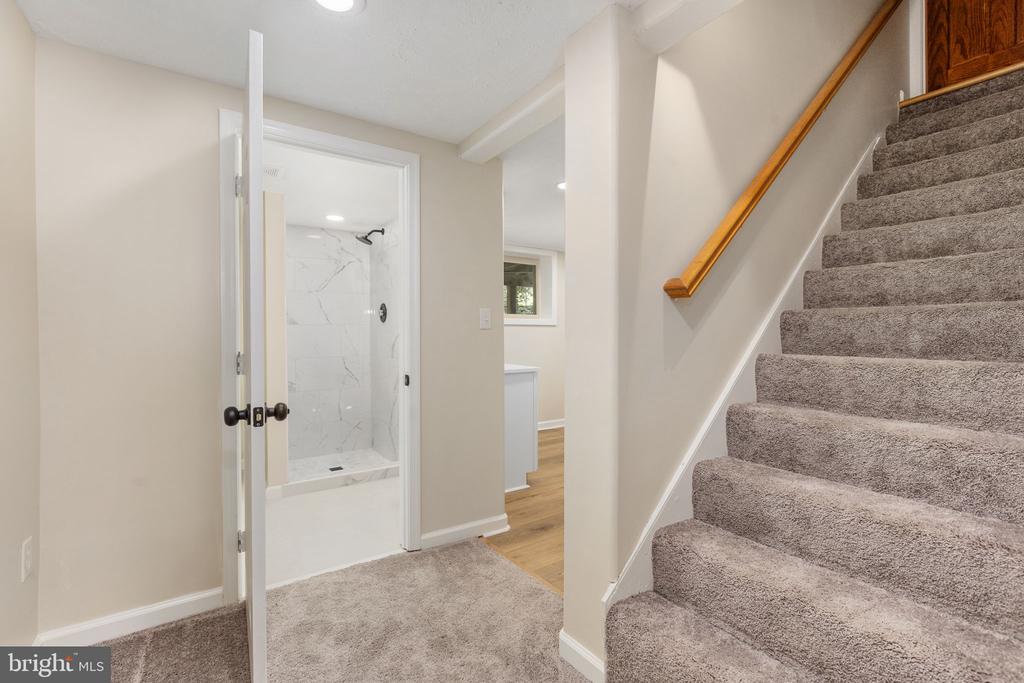 1002 ISABELLA DRIVE