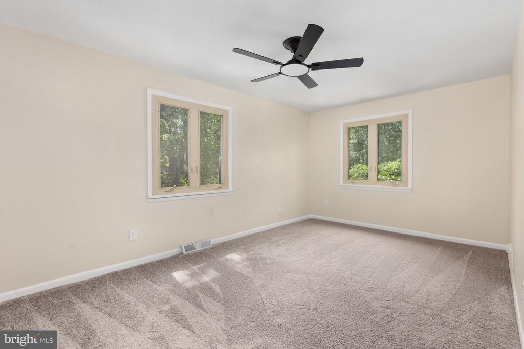 1002 ISABELLA DRIVE