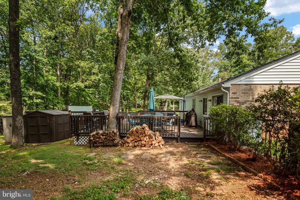 1015 BAILEY COURT