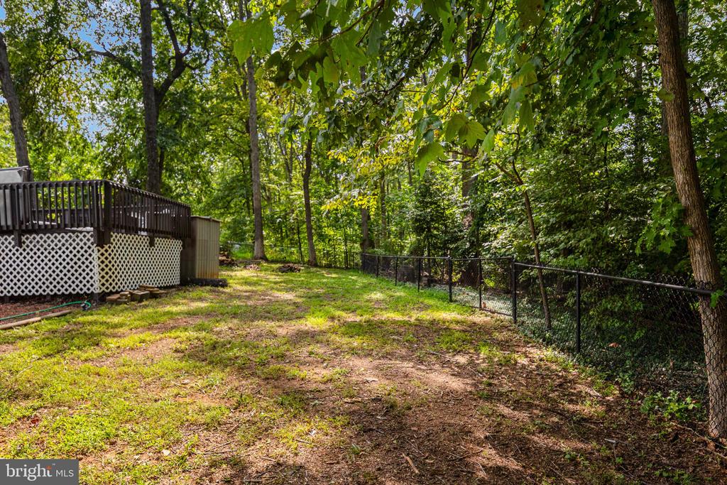 1015 BAILEY COURT