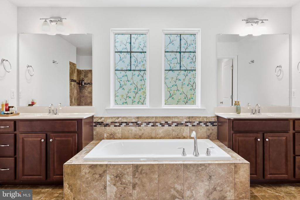 462 CRAB APPLE DRIVE