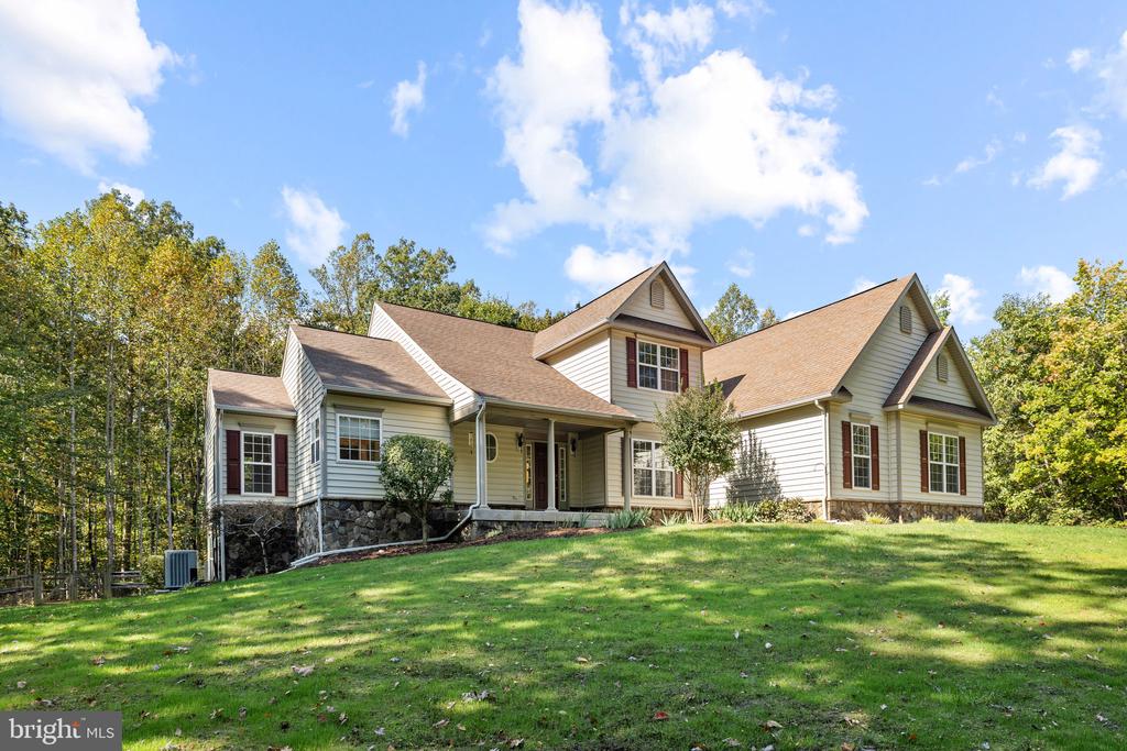 285 GENTLE BREEZE CIRCLE