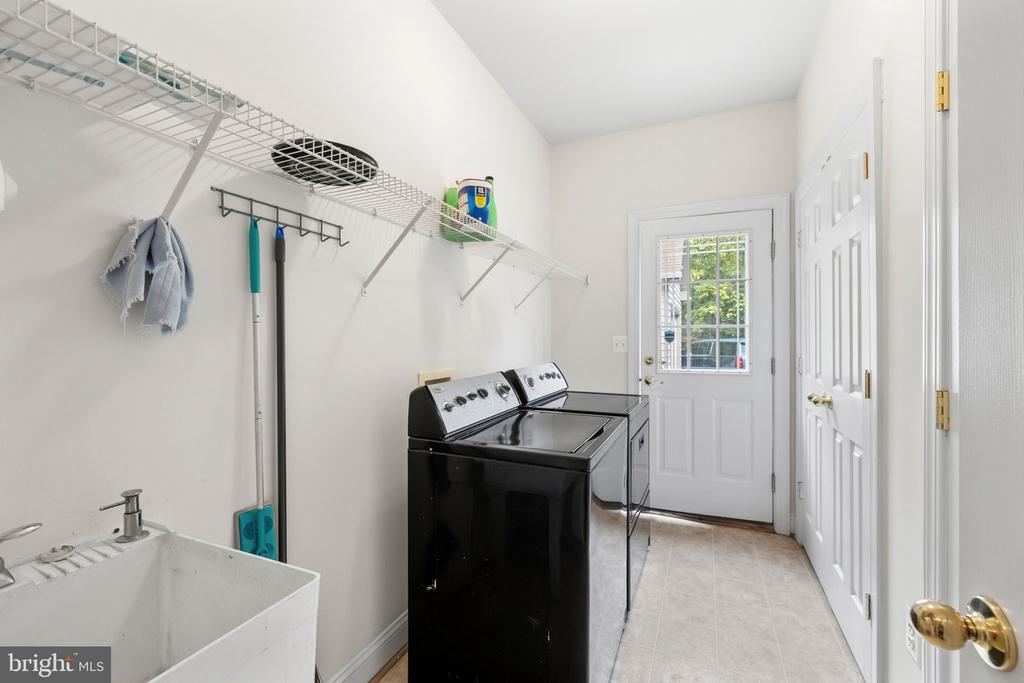 285 GENTLE BREEZE CIRCLE