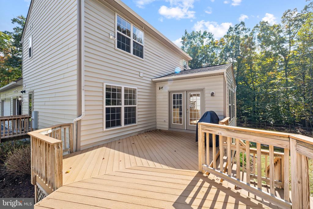 285 GENTLE BREEZE CIRCLE