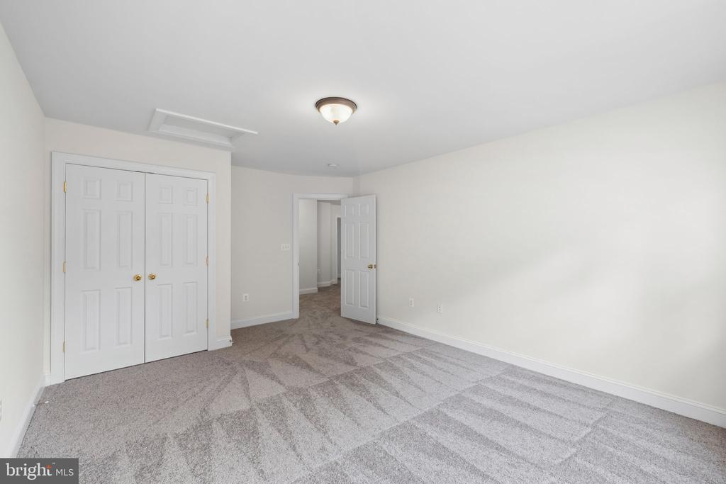 285 GENTLE BREEZE CIRCLE