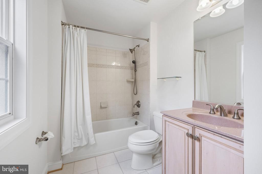 285 GENTLE BREEZE CIRCLE