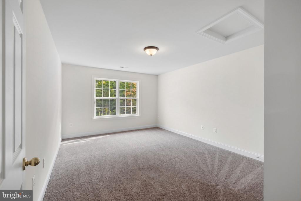 285 GENTLE BREEZE CIRCLE