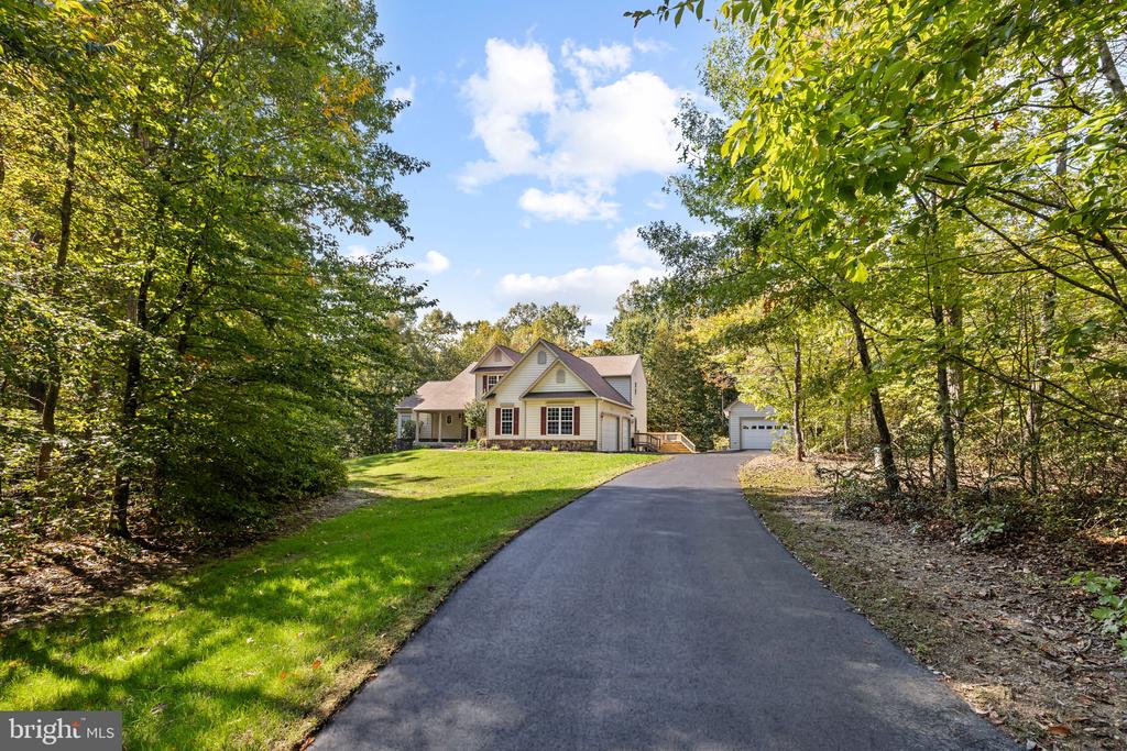 285 GENTLE BREEZE CIRCLE