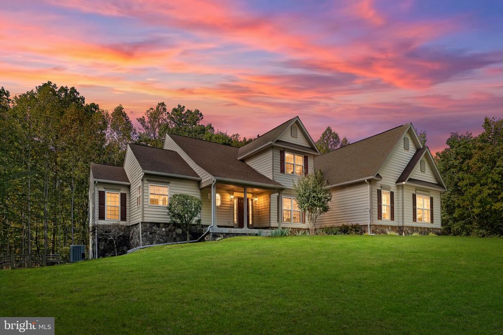 285 GENTLE BREEZE CIRCLE